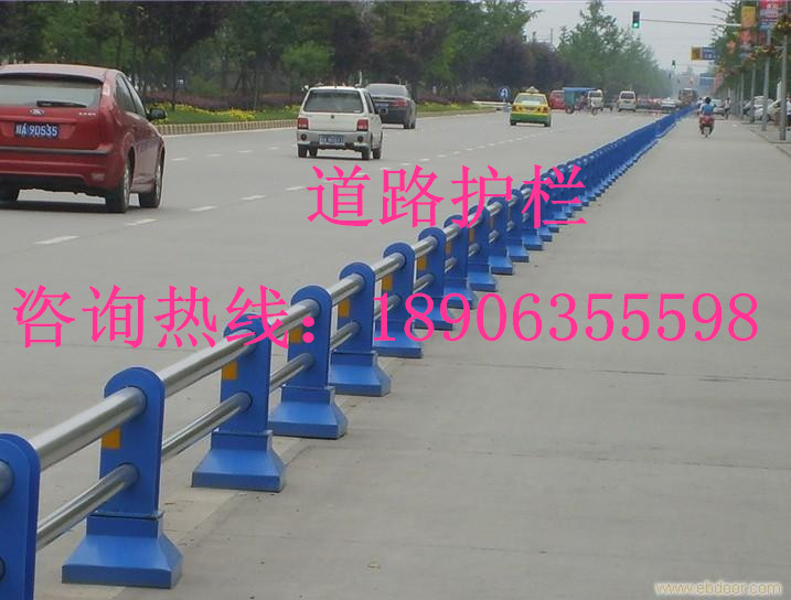不銹鋼隔離護(hù)欄01、隔離護(hù)欄