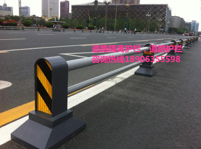 道路護(hù)欄，道路隔離柱，隔離墩