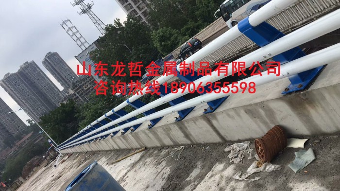橋梁防撞護(hù)欄，防撞立柱